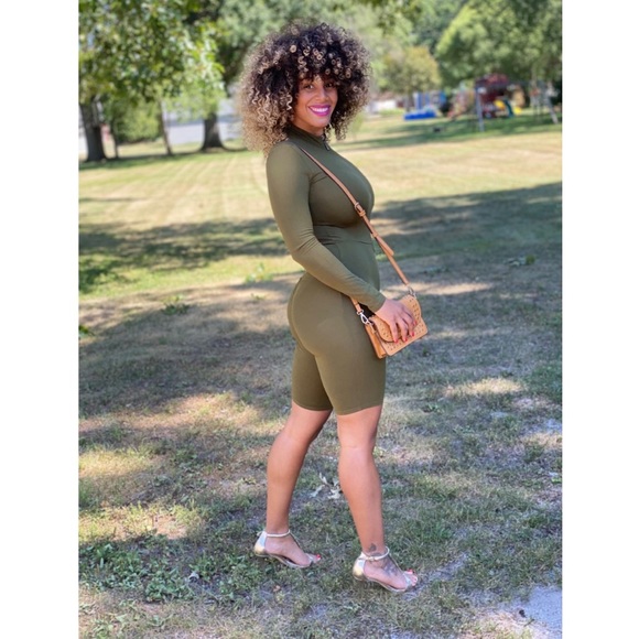 ‼️SALE‼️ Olive romper - Picture 2 of 3